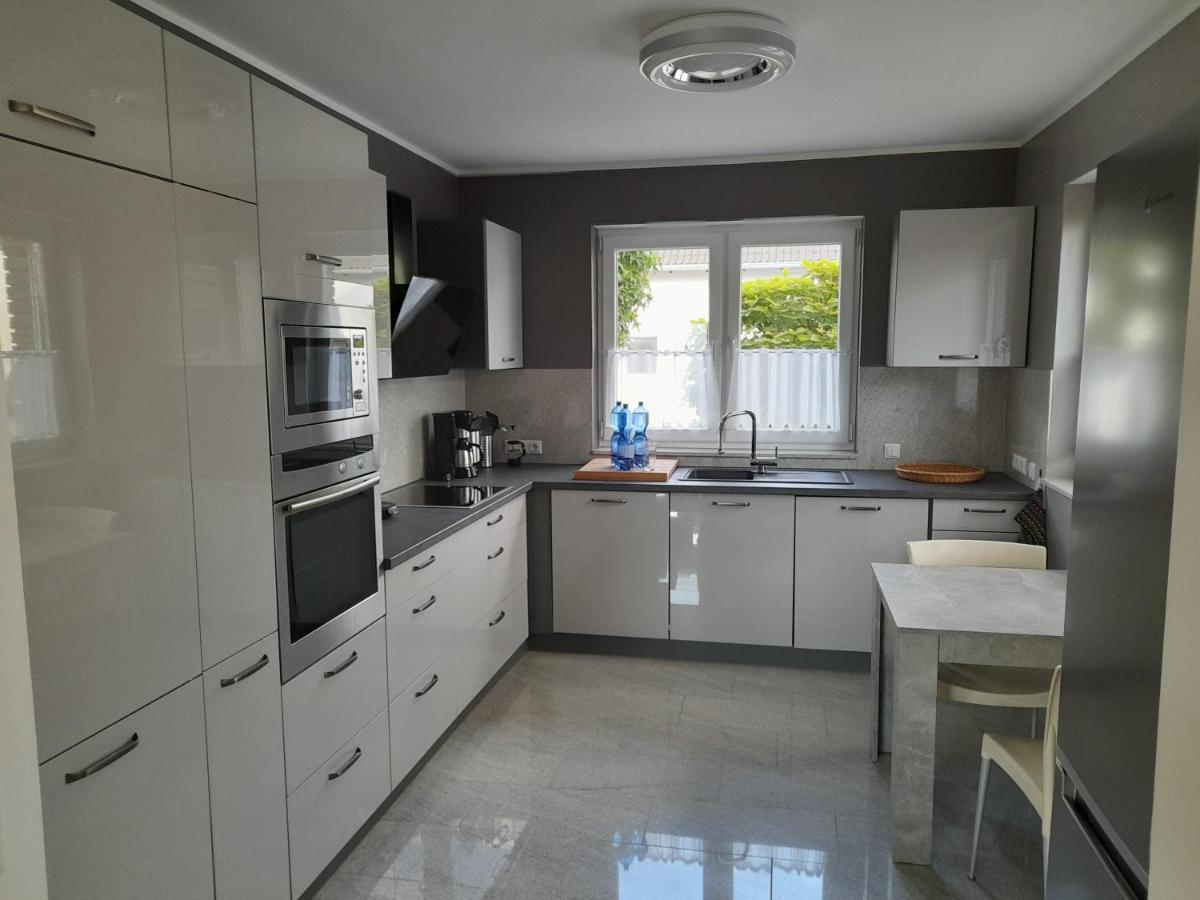 Ganzes Haus/Apartment Ferienwohnung Deussen, Erftstadt