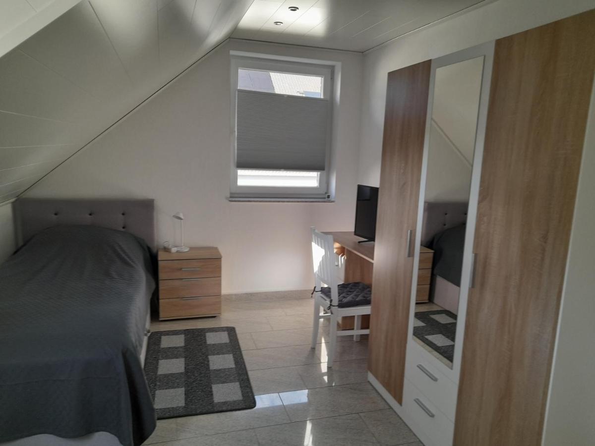 Ganzes Haus/Apartment Ferienwohnung Deussen, Erftstadt