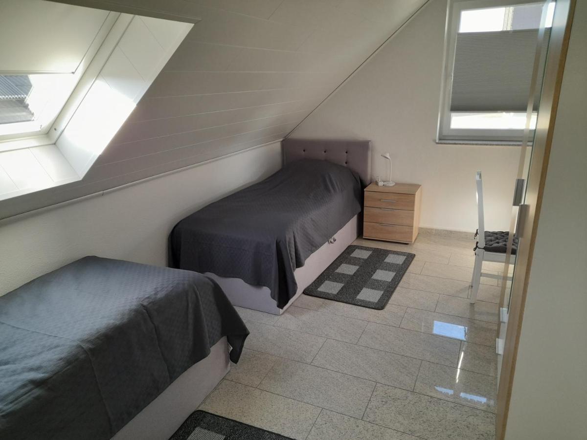 Ganzes Haus/Apartment Ferienwohnung Deussen, Erftstadt
